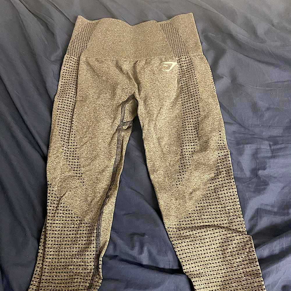 Grey gym shark leggings